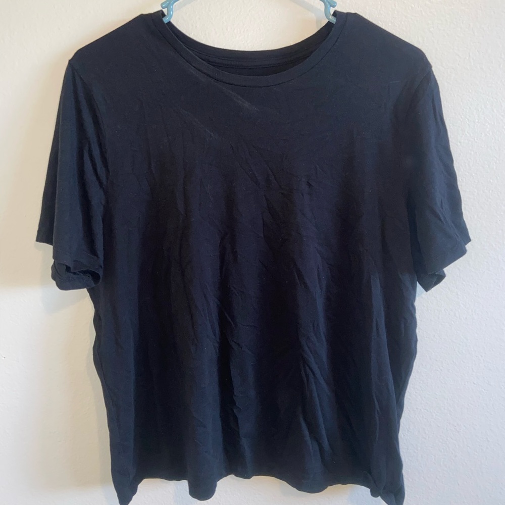 Plain black T-Shirt